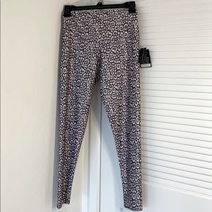 NWT! ONZIE High Rise Basic Midi Gray Black White Animal Print Legging Small
